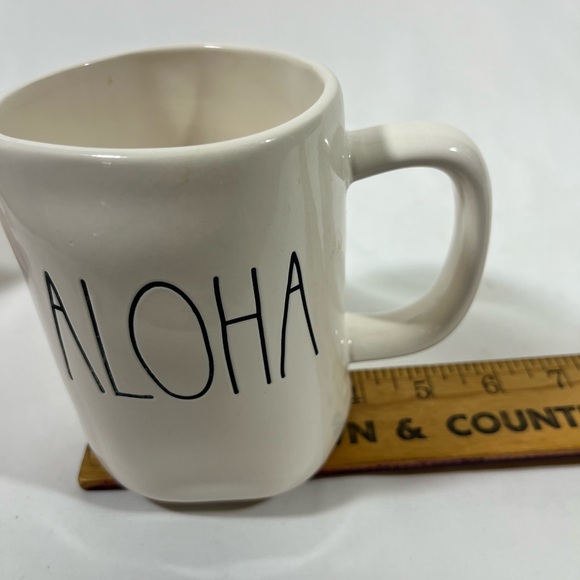 RAE DUNN ALOHA/PINEAPPLE GRAPHIC 8” WHITE/BLACK 16OZ
PREOWNED - Picture 9 of 10